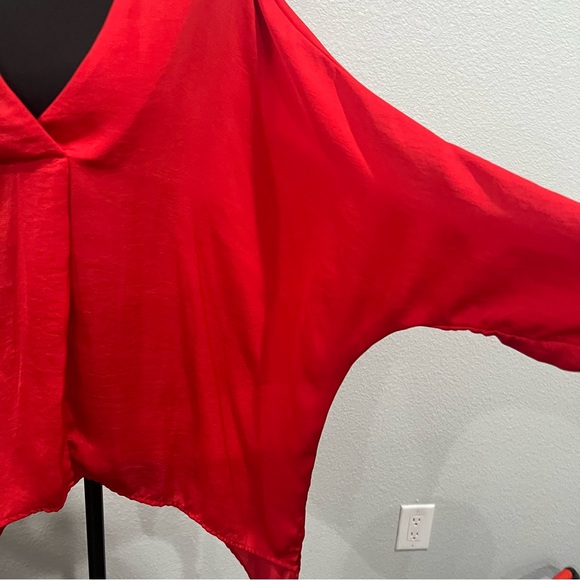Glam Scarlet Elegance Blouse, V Neck oversized L - Picture 4 of 8